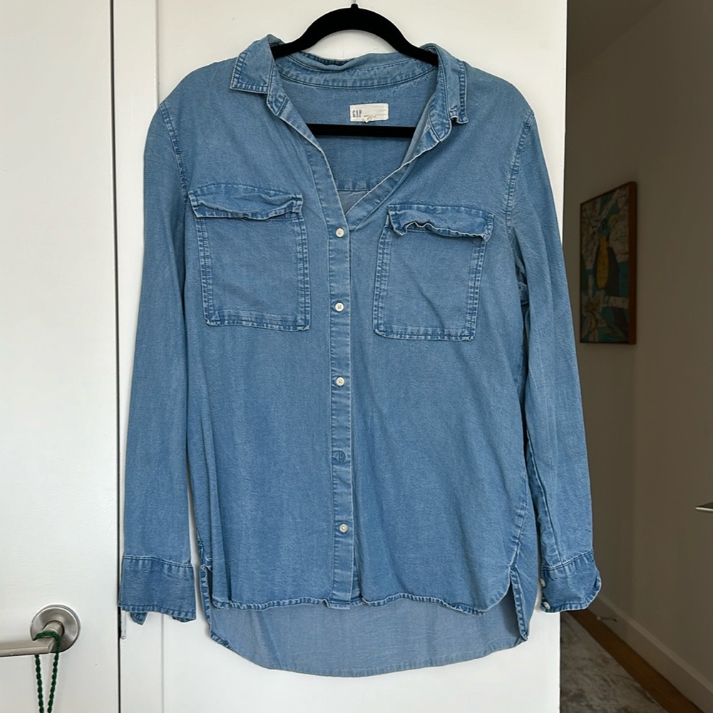 Gap Boyfriend Fit Chambray Button Down